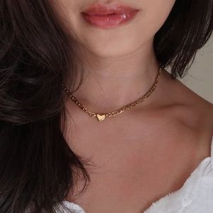 Set of 2 Gold Heart Pendant Necklaces & Urban Outfitters Gold Necklace